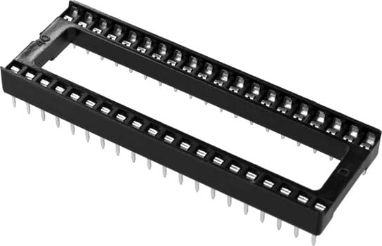 Photo of a 40 pin IC socket with 0.6 inch spacing.