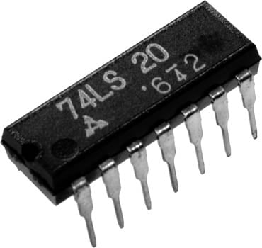 Photo of a dual 4-input positive nand gates.