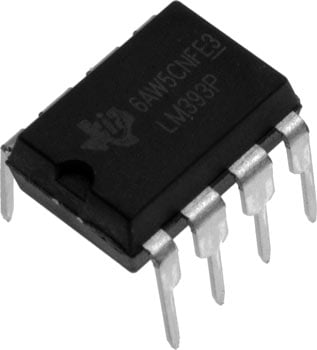 Photo of an lm393n dual comparator.