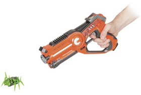 Photo of an infrared gun and mechanical alien bug set.