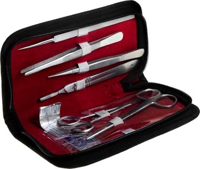 Photo of a 7 piece dissecting set in a case.