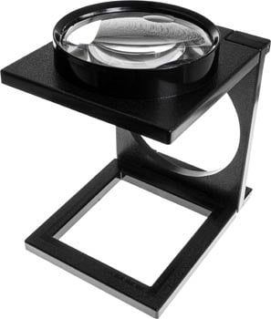 Free Standing Magnifying Glass